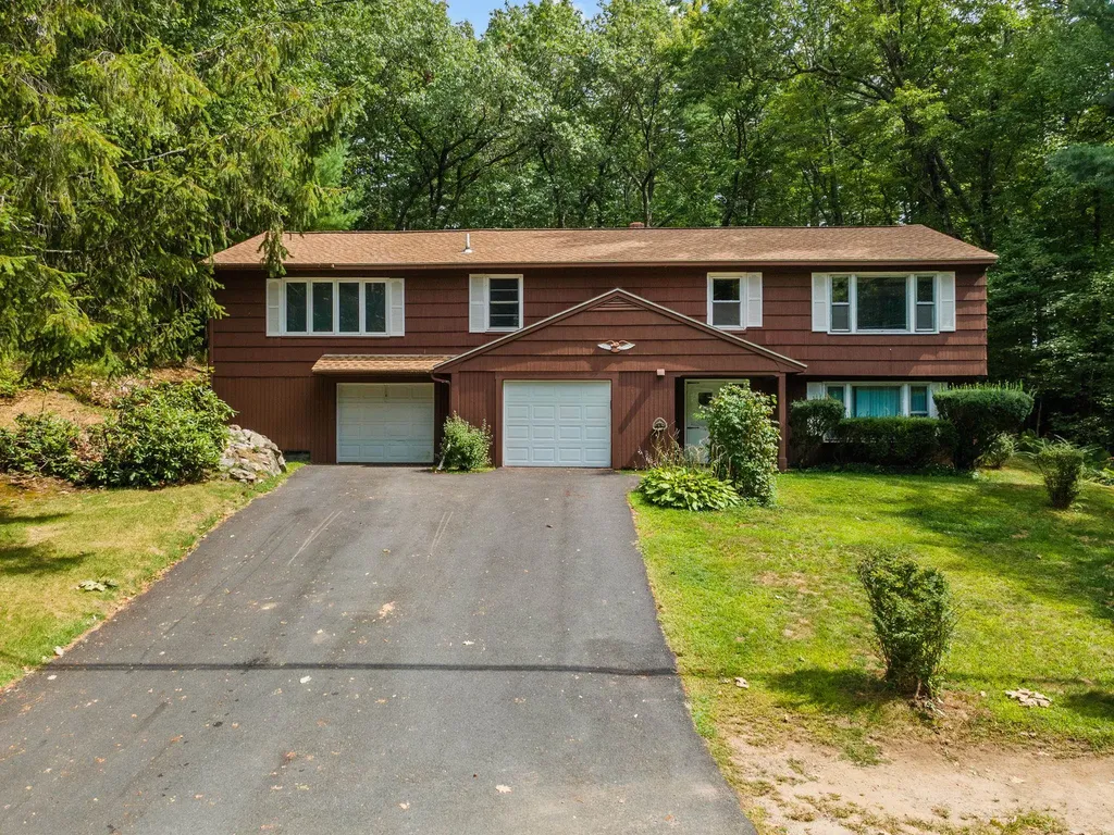 12 Davis Road Merrimack NH 03054