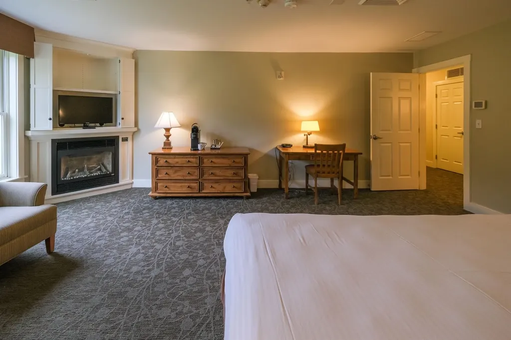 625/627 Q3 Jackson Gore Adams House Ludlow VT 05149