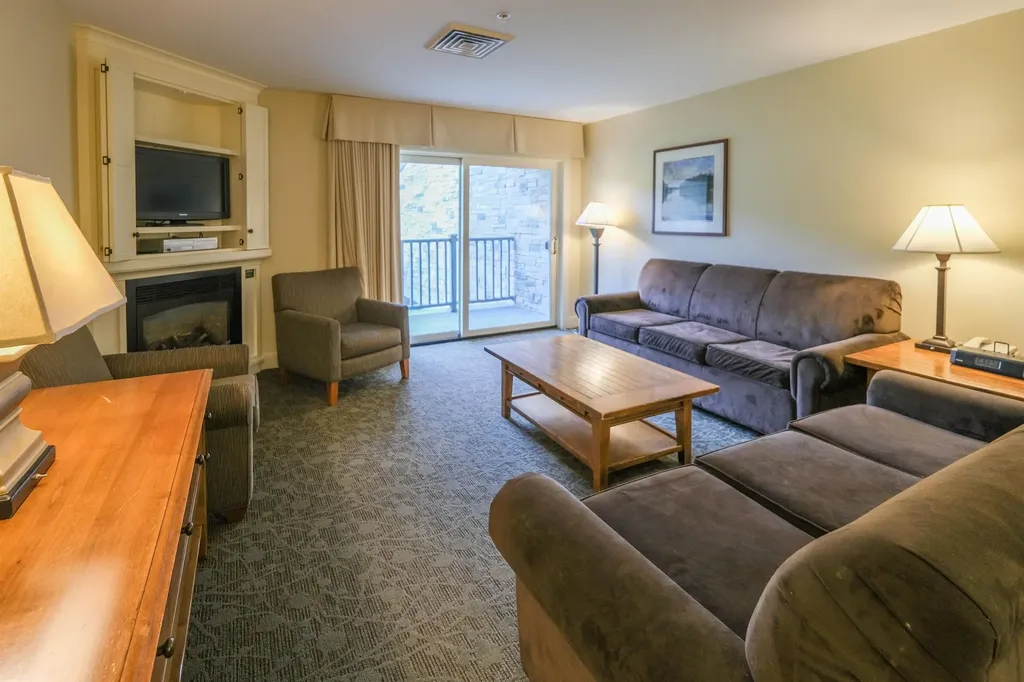 625/627 Q3 Jackson Gore Adams House Ludlow VT 05149