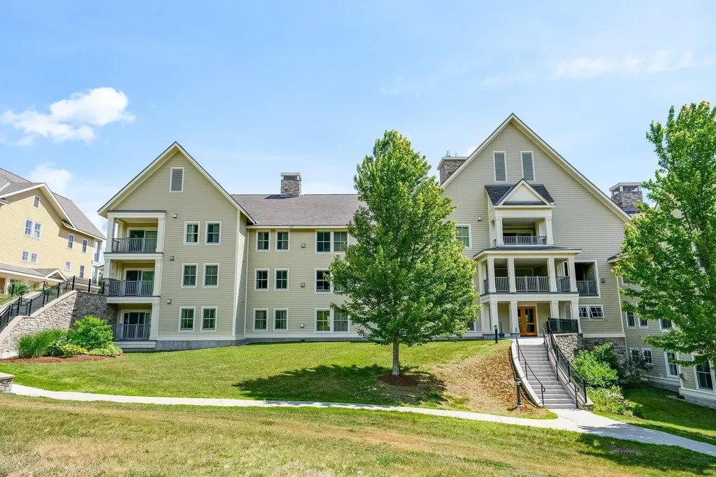 625/627 Q3 Jackson Gore Adams House Ludlow VT 05149