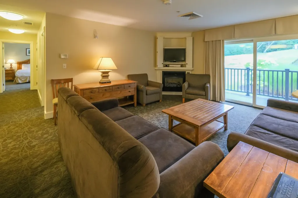 625/627 Q3 Jackson Gore Adams House Ludlow VT 05149