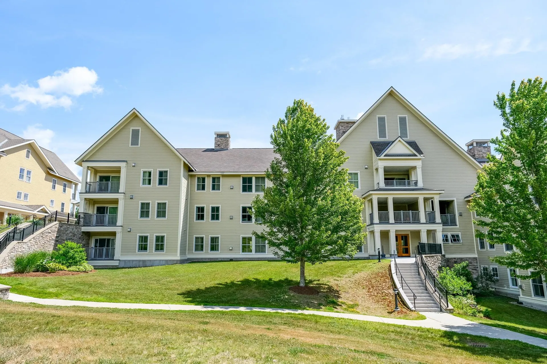 625/627 Q3 Jackson Gore Adams House Ludlow VT 05149