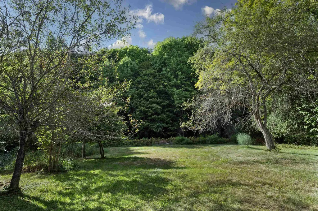 14 Barker Road Thetford VT 05058