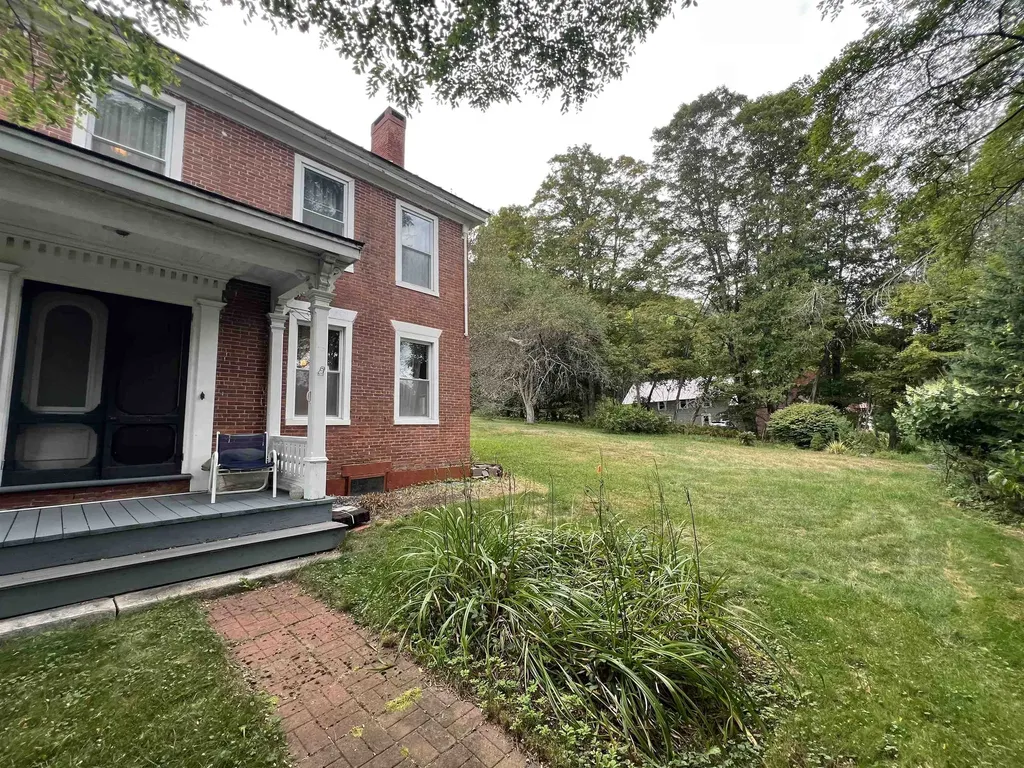 14 Barker Road Thetford VT 05058