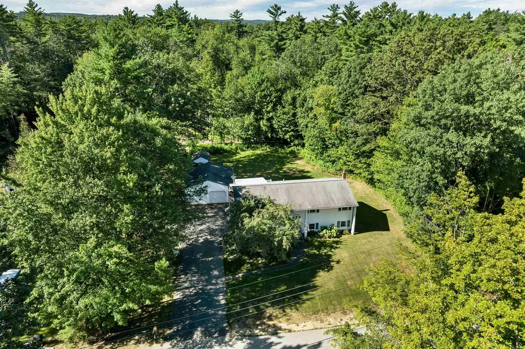 6 Woodland Circle Bow NH 03304