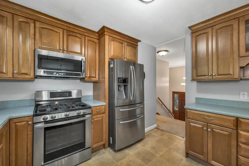 6 Woodland Circle Bow NH 03304