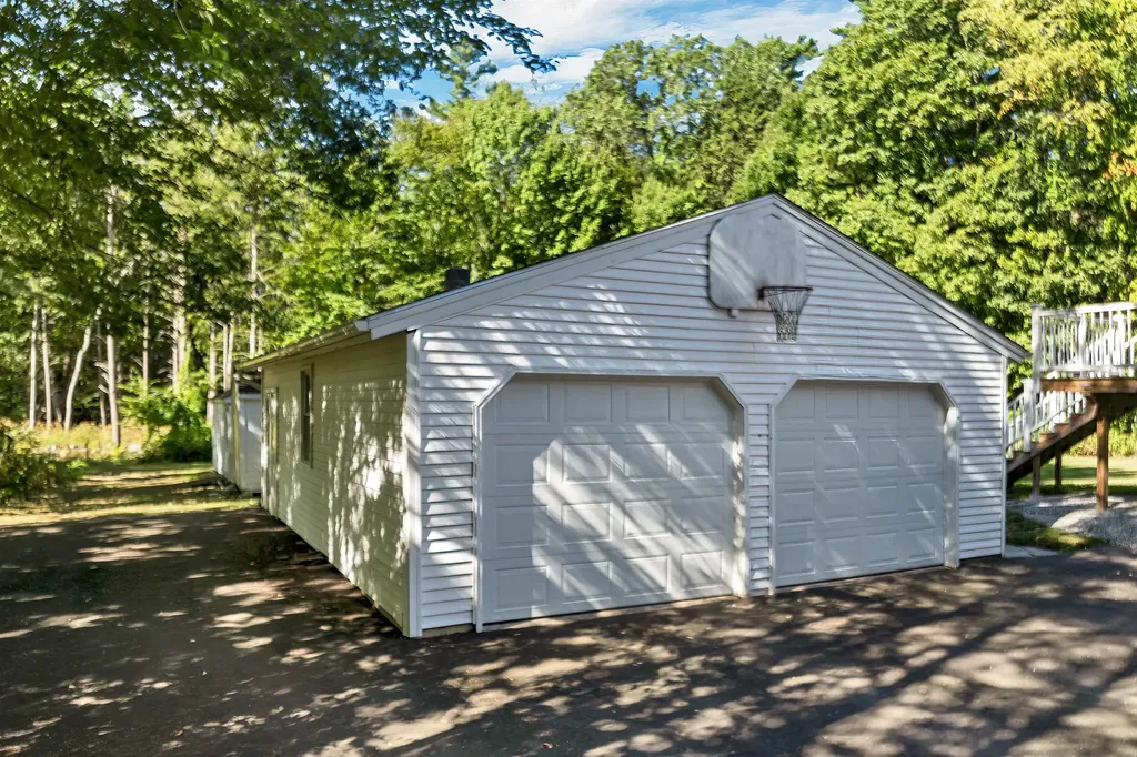 6 Woodland Circle Bow NH 03304