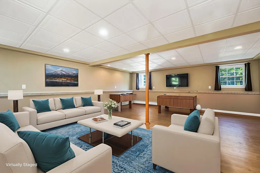 6 Woodland Circle Bow NH 03304