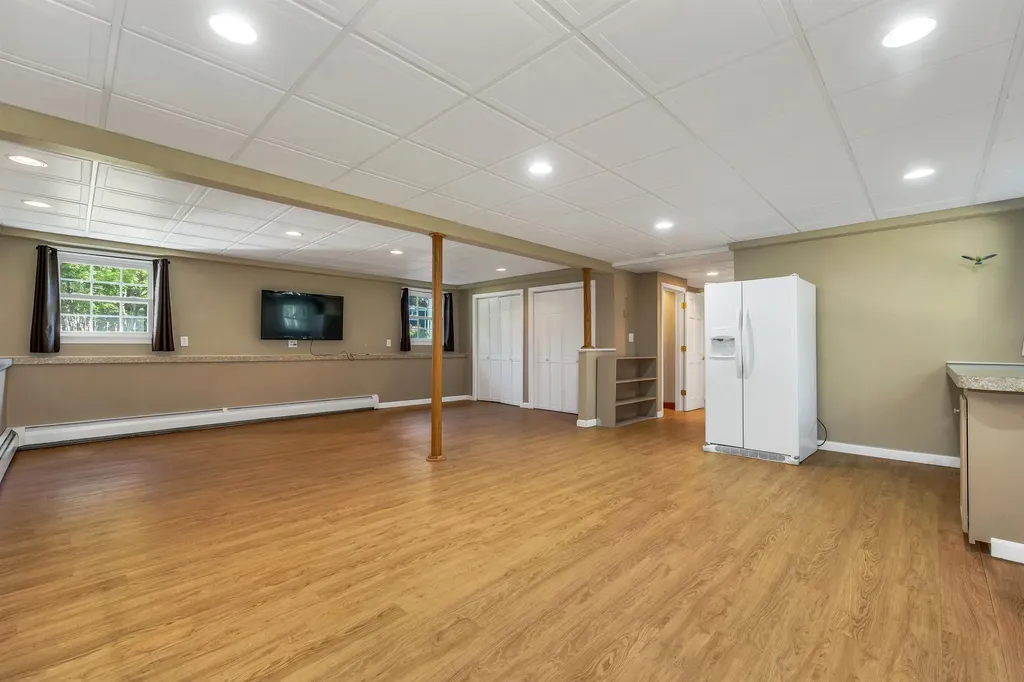 6 Woodland Circle Bow NH 03304