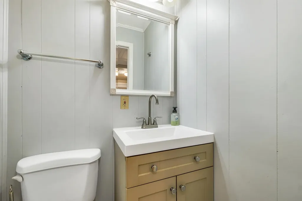 6 Woodland Circle Bow NH 03304