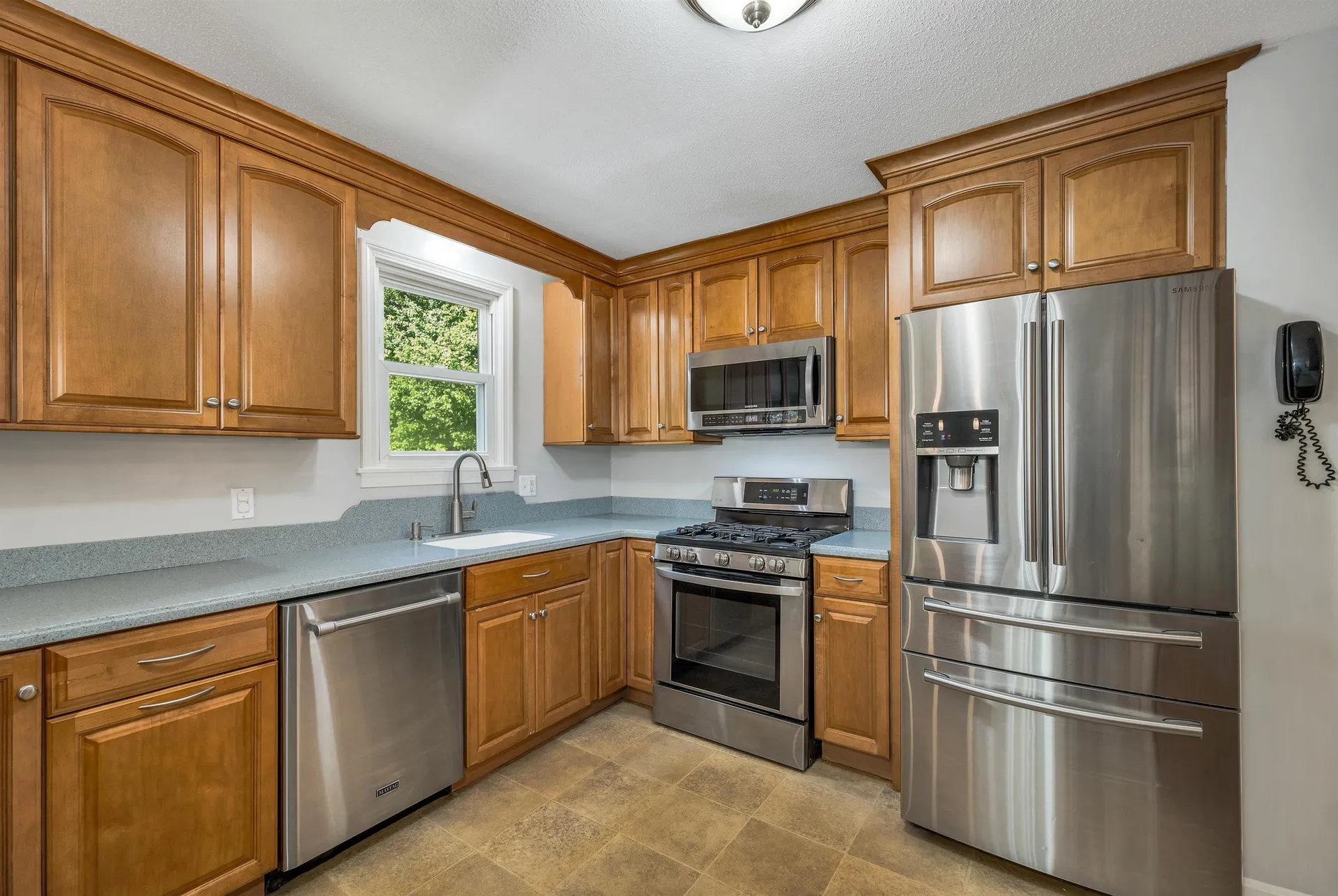 6 Woodland Circle Bow NH 03304