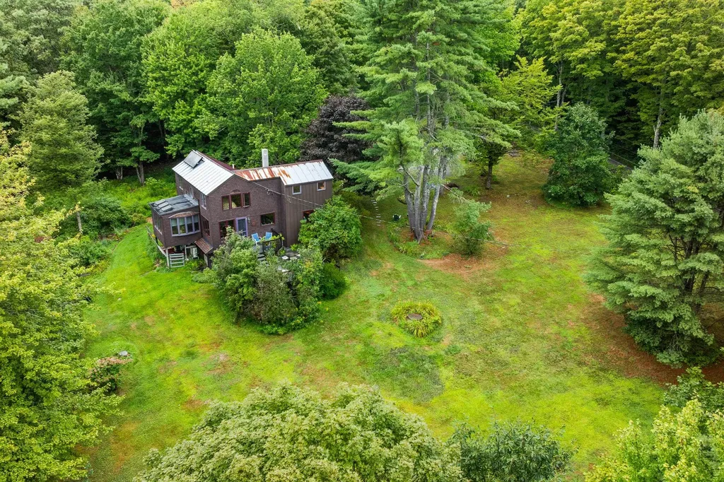 13 Poor Farm Road Hartland VT 05048