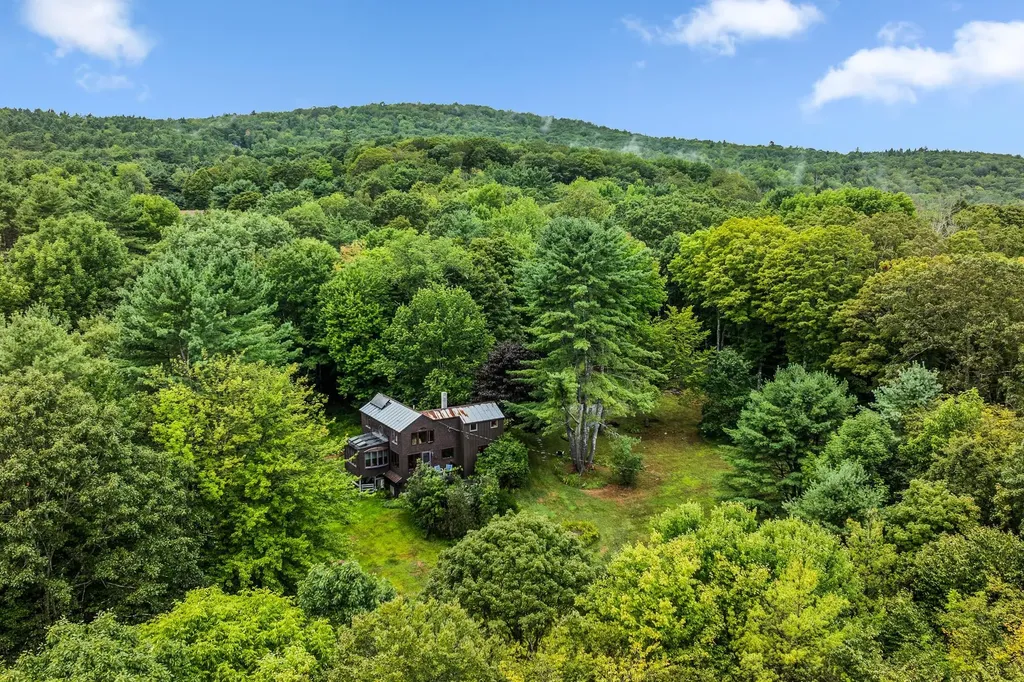 13 Poor Farm Road Hartland VT 05048