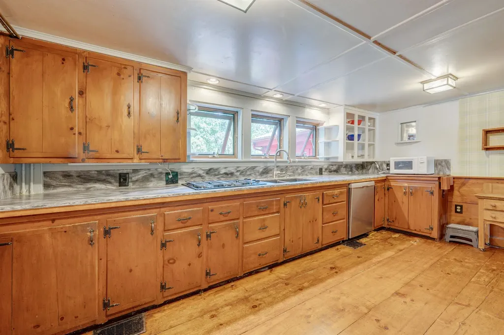 10 Dodge Hill Road Sutton NH 03273