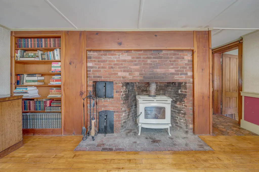 10 Dodge Hill Road Sutton NH 03273