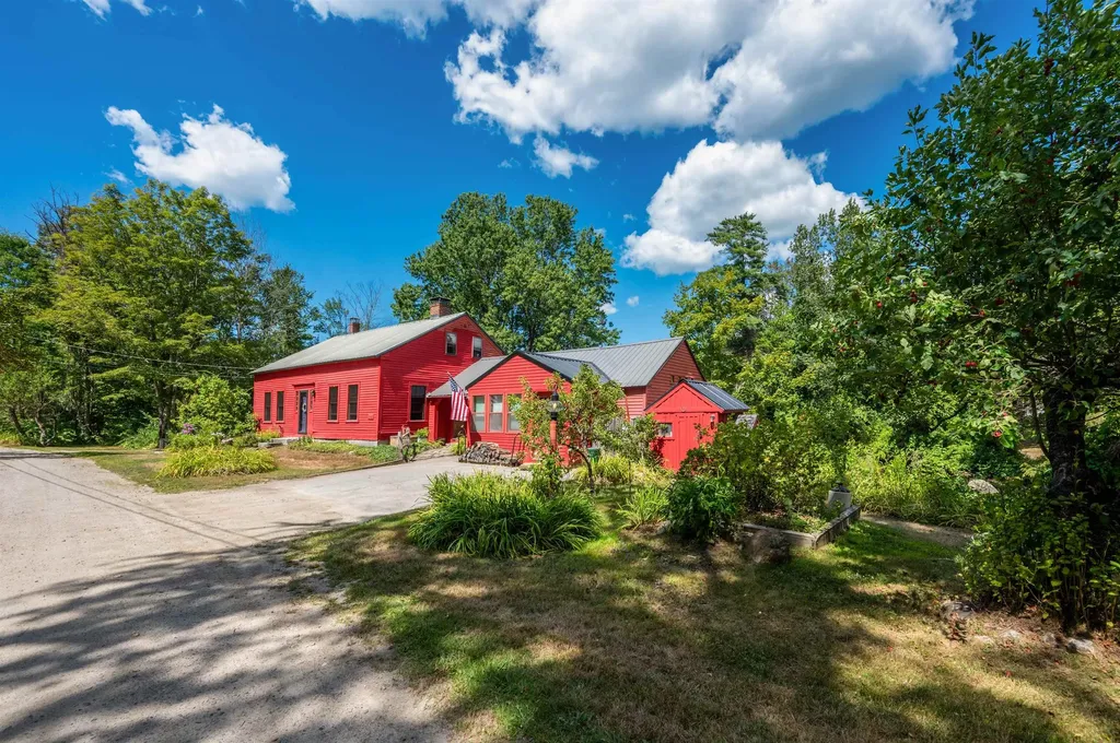 10 Dodge Hill Road Sutton NH 03273