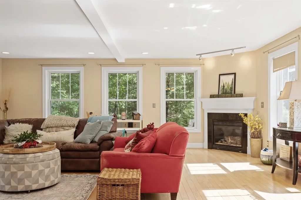 5 Stone Ridge Lane Exeter NH 03833