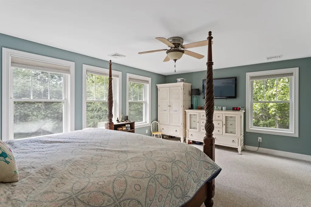 5 Stone Ridge Lane Exeter NH 03833