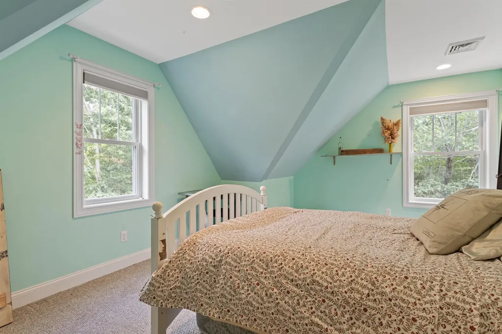 5 Stone Ridge Lane Exeter NH 03833