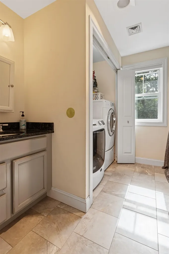 5 Stone Ridge Lane Exeter NH 03833