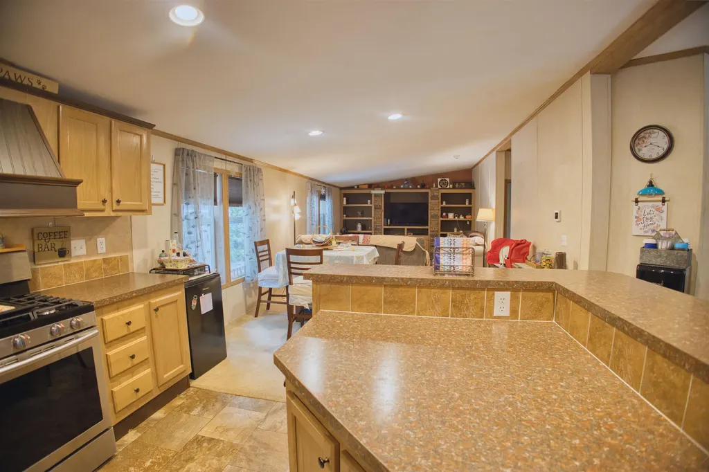 33 Blueberry Road Ossipee NH 03814