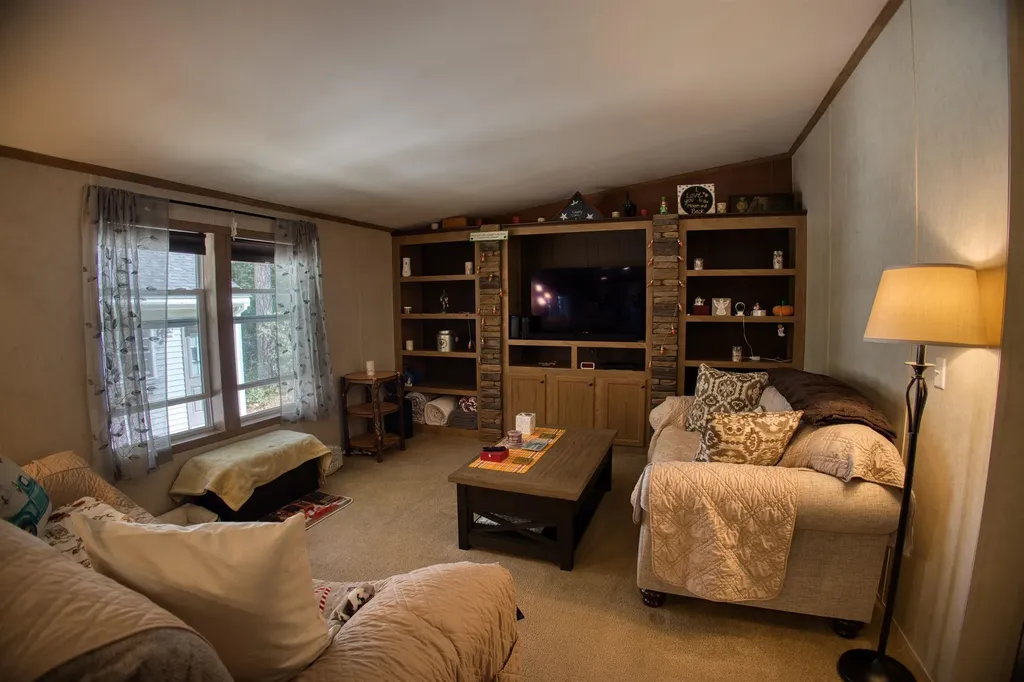 33 Blueberry Road Ossipee NH 03814