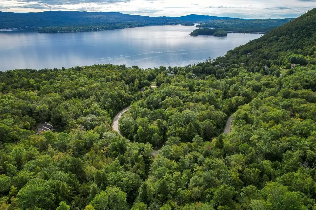 00 Ledgewood Circle Hebron NH 03241