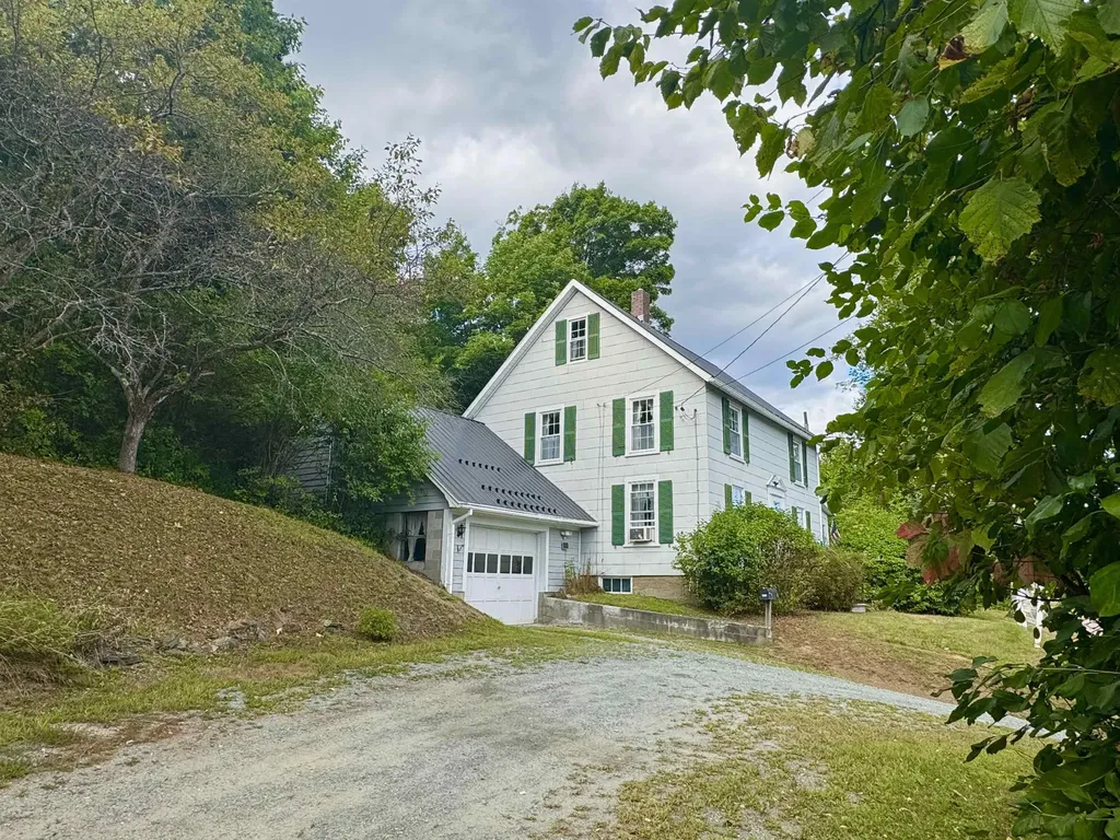 652 Pleasant Street Newport City VT 05855