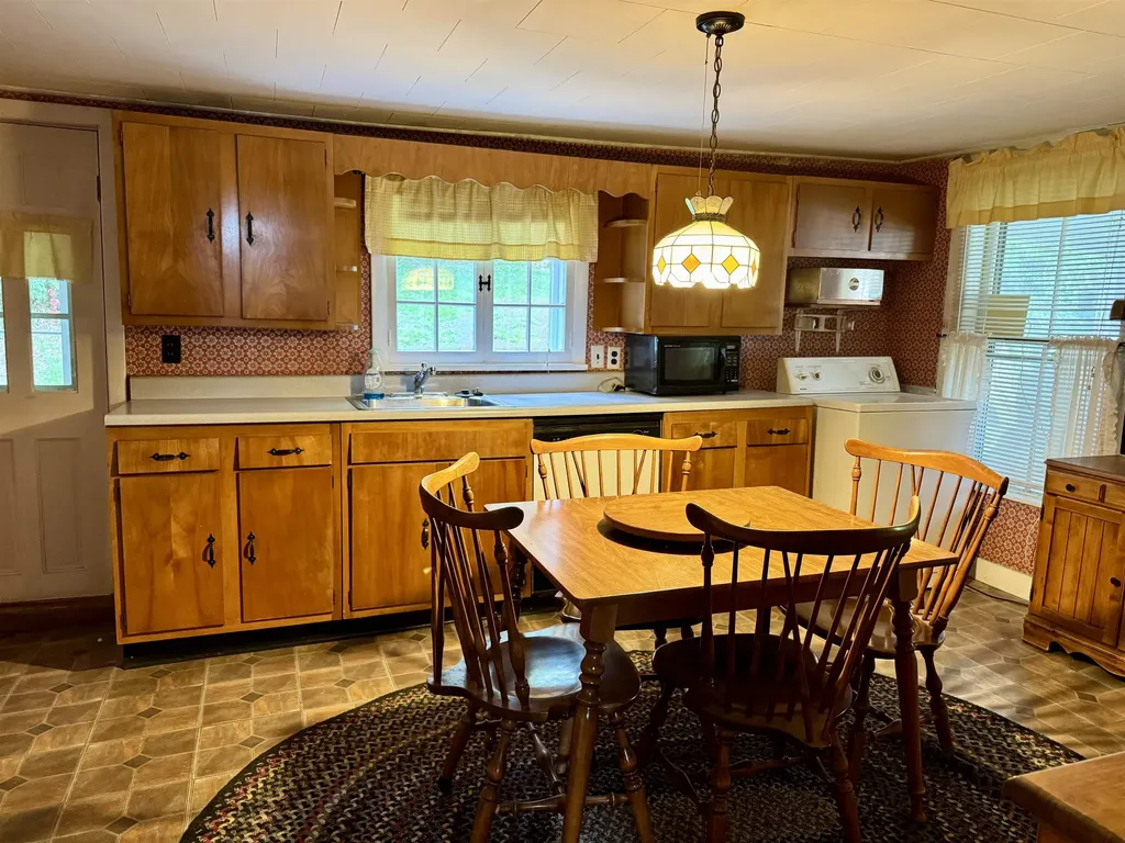 652 Pleasant Street Newport City VT 05855