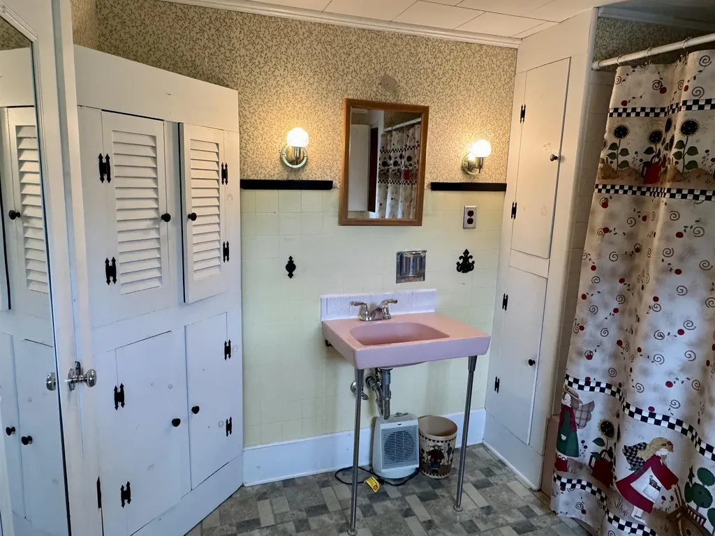 652 Pleasant Street Newport City VT 05855