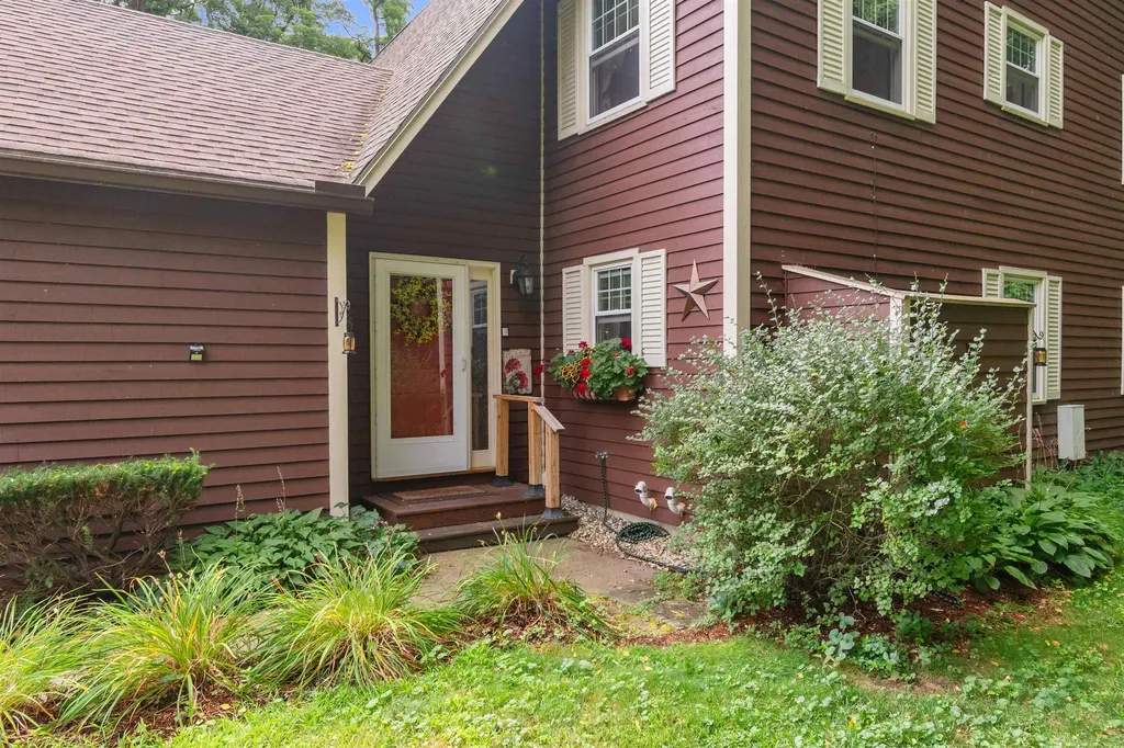 25 Woodbine By The Lake Colchester VT 05446