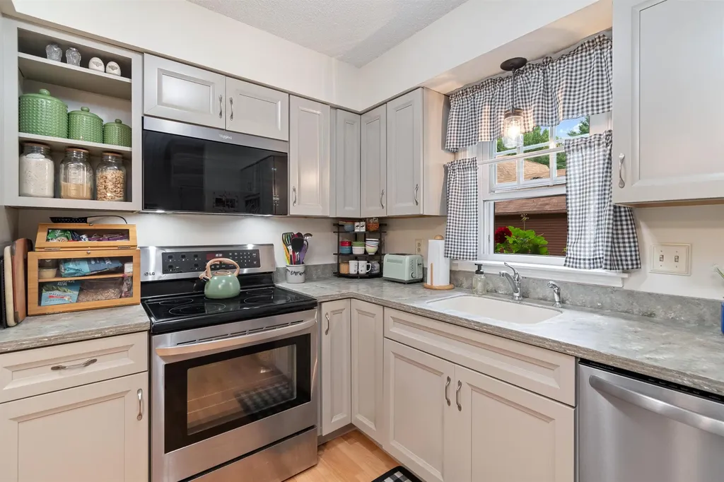 25 Woodbine By The Lake Colchester VT 05446