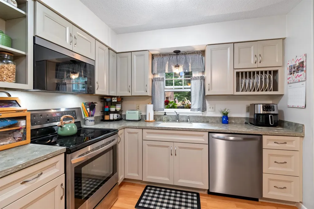 25 Woodbine By The Lake Colchester VT 05446