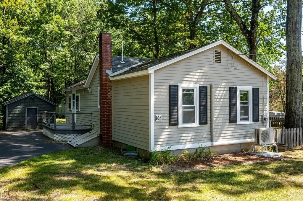108 Linden Street Exeter NH 03833