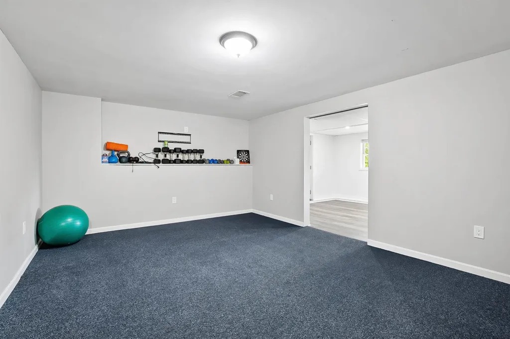 77 Gould Road Weare NH 03281