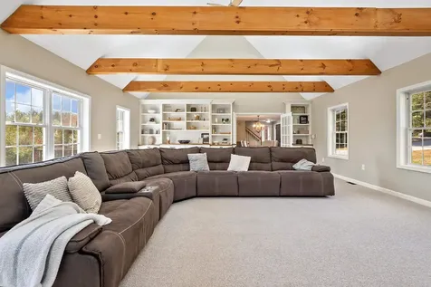 77 Gould Road Weare NH 03281