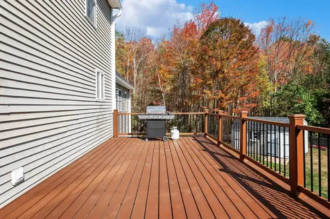 77 Gould Road Weare NH 03281