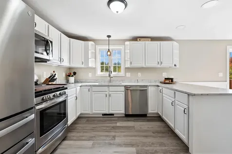 77 Gould Road Weare NH 03281