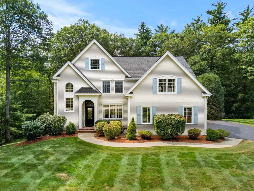 53 Essex Road Bedford NH 03110