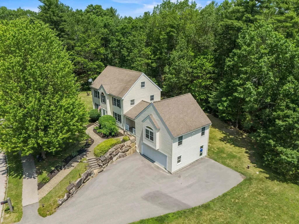 16 Breakneck Road Hudson NH 03051