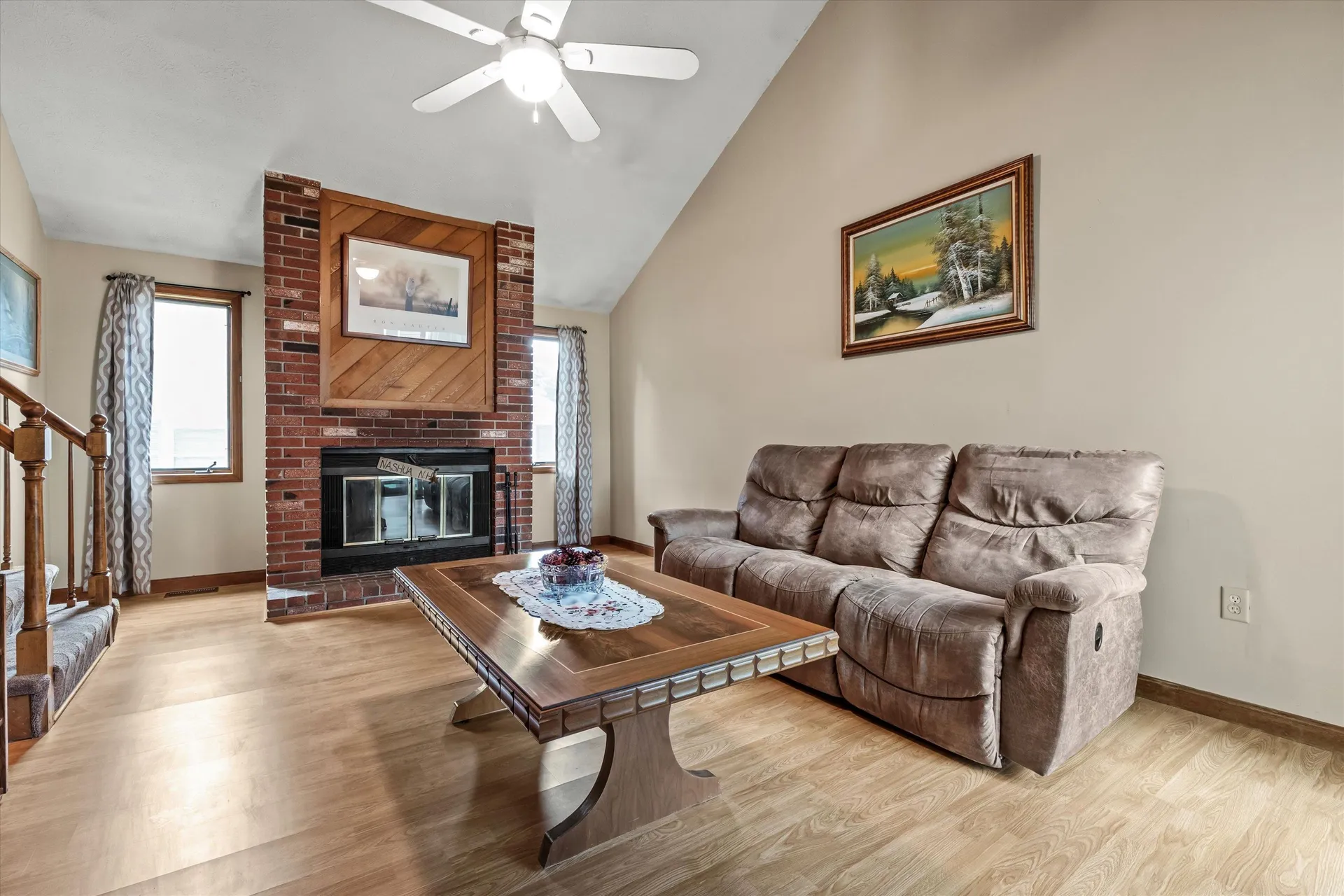 27 Country Hill Road Nashua NH 03063