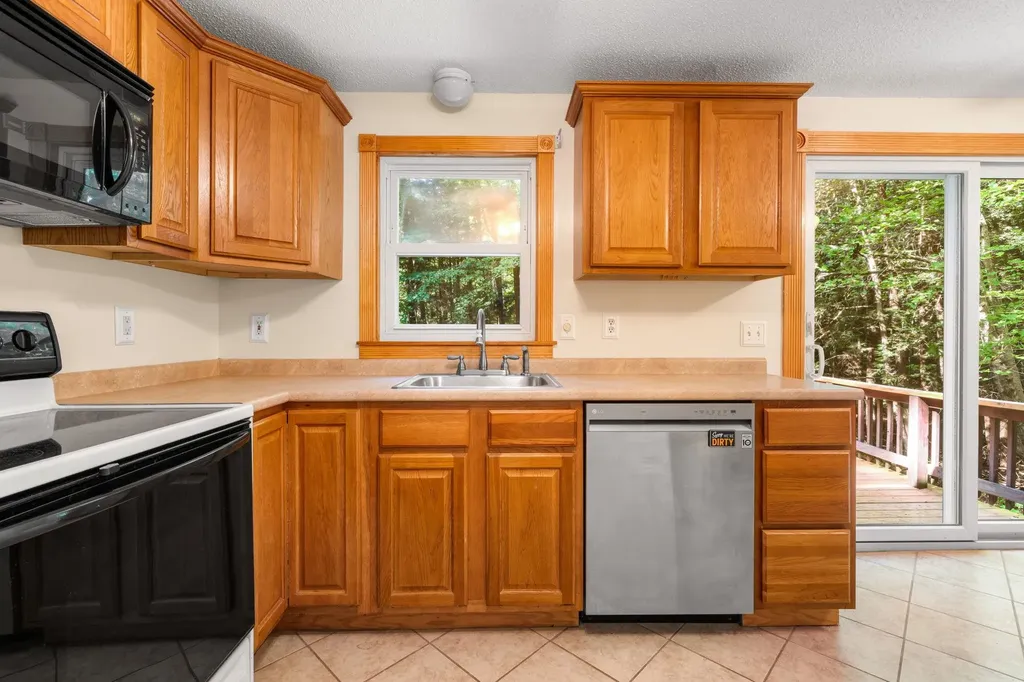 30 Diamond Lane Goffstown NH 03045