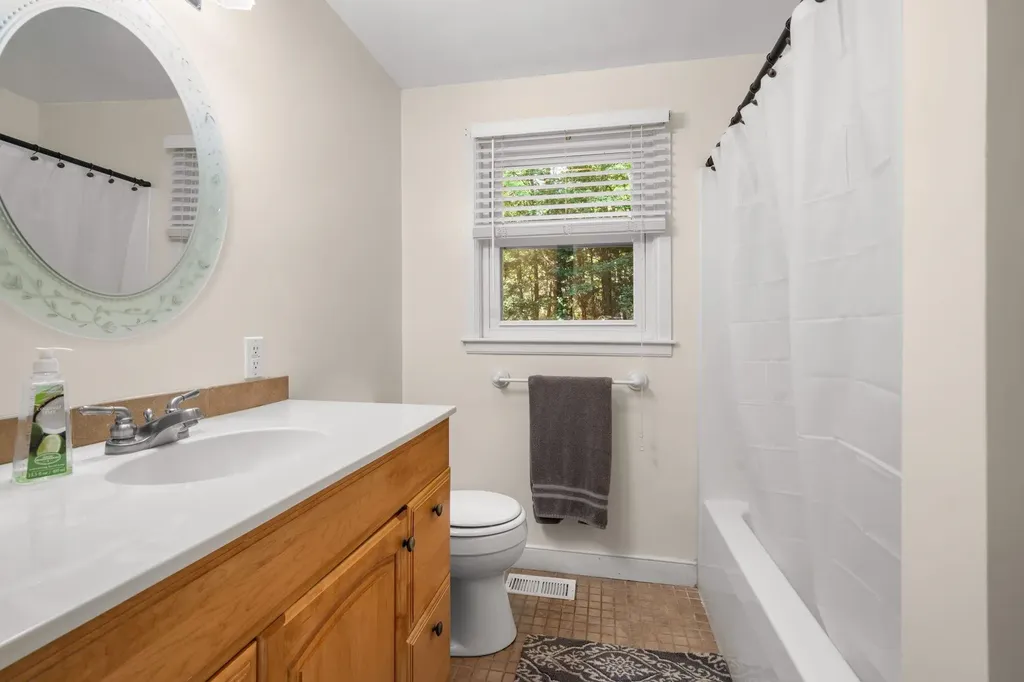 30 Diamond Lane Goffstown NH 03045