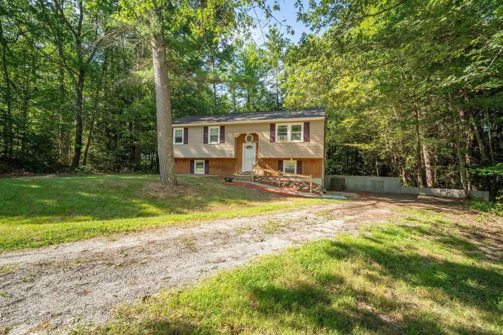 30 Diamond Lane Goffstown NH 03045