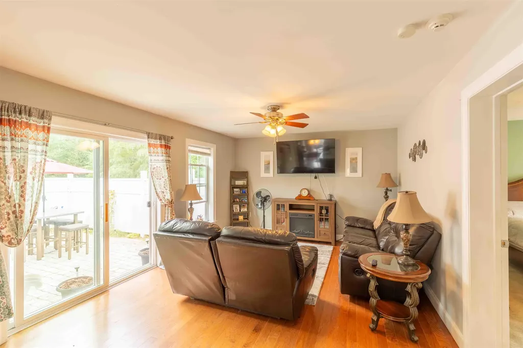 28 Palmetto Lane Laconia NH 03246