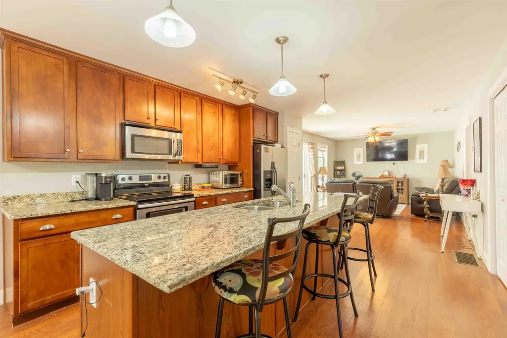 28 Palmetto Lane Laconia NH 03246