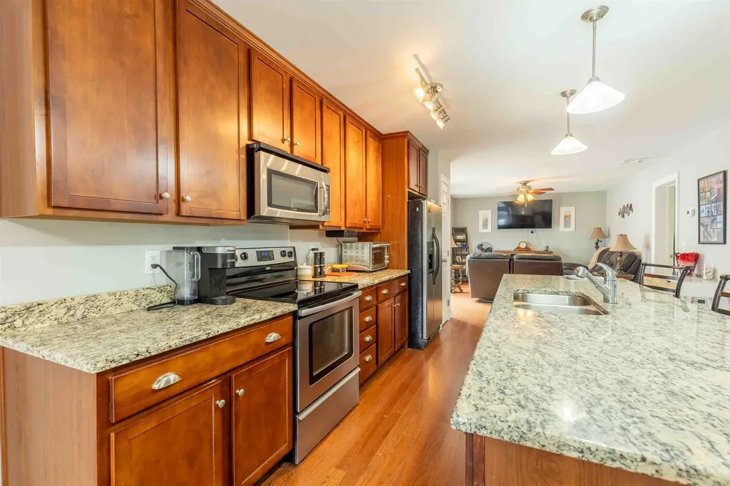 28 Palmetto Lane Laconia NH 03246