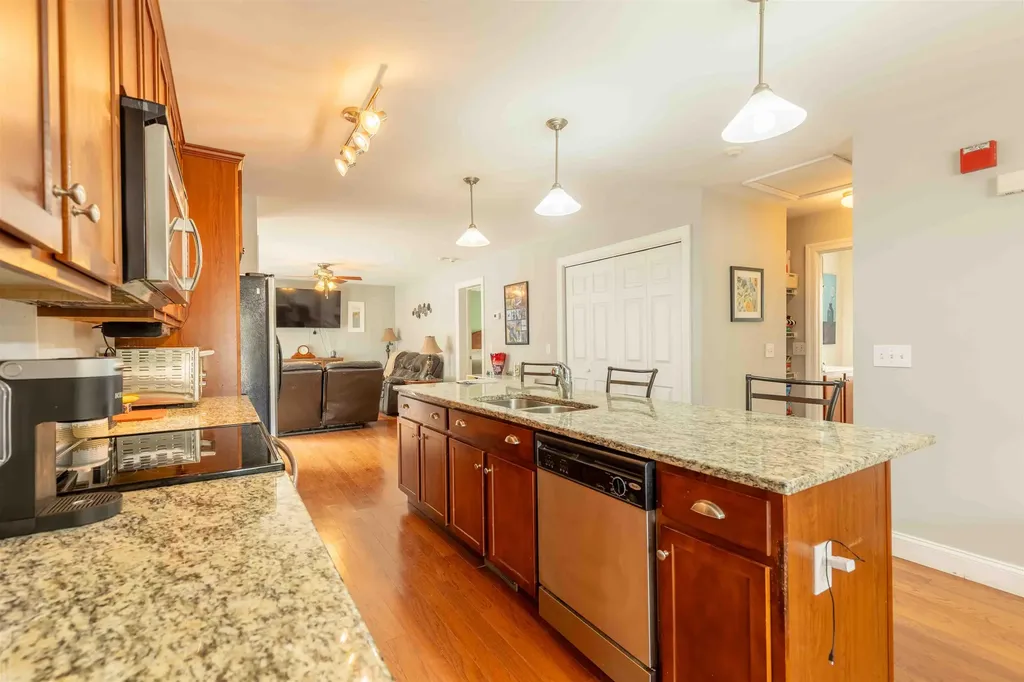 28 Palmetto Lane Laconia NH 03246