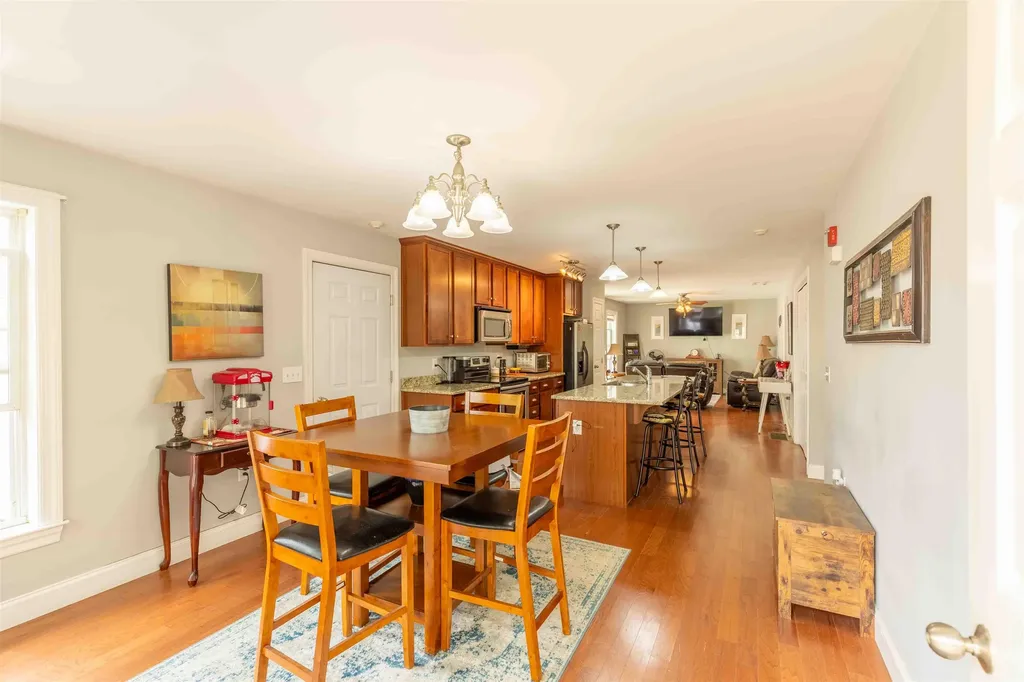 28 Palmetto Lane Laconia NH 03246