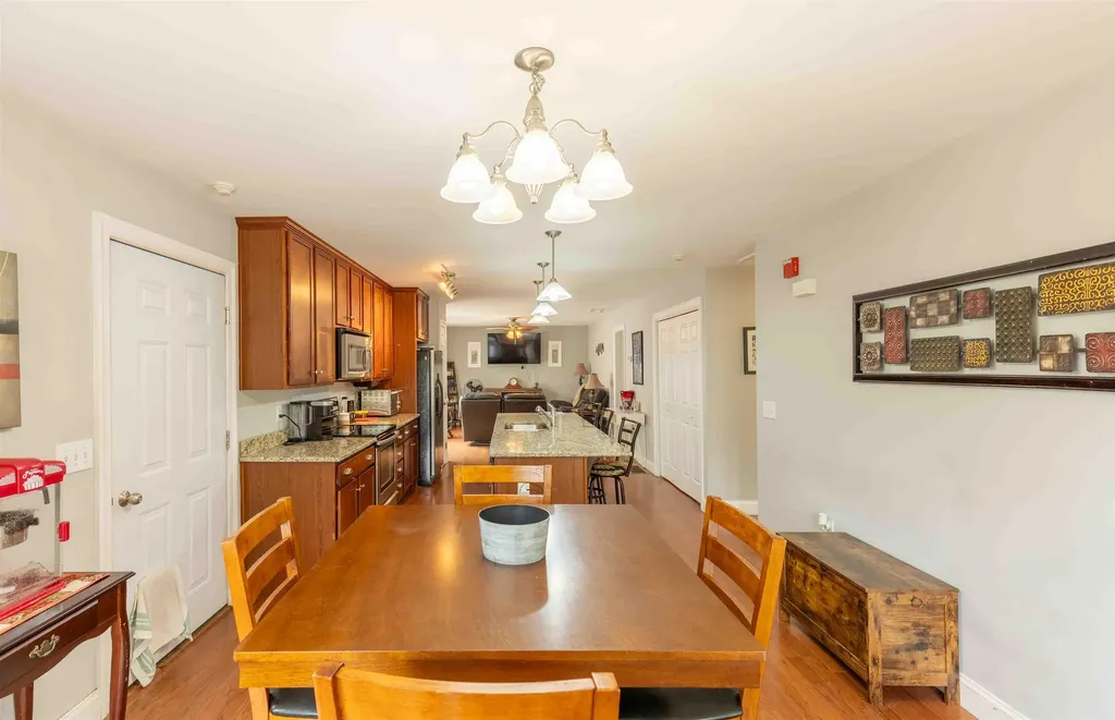 28 Palmetto Lane Laconia NH 03246